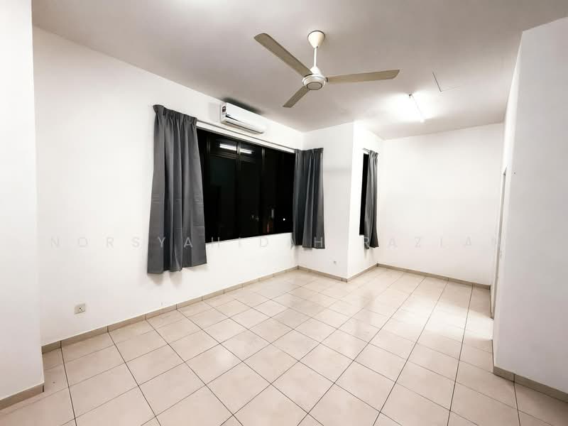 Rumah Teres 2-Tingkat untuk Disewa di Semenyih (Selangor) - Norsyahidah Razlan - Living Room - PropertyGuru.com.my