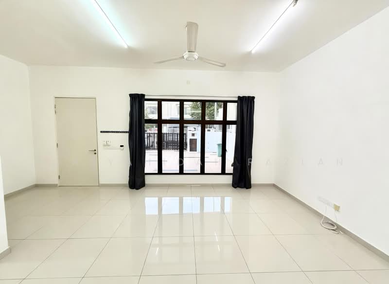 Rumah Teres 2-Tingkat untuk Disewa di Semenyih (Selangor) - Norsyahidah Razlan - Living Room - PropertyGuru.com.my