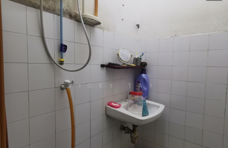 Apartment for Sale at Saujana Ria / Sri Saujana - Vicky Tay - Bathroom - PropertyGuru.com.my