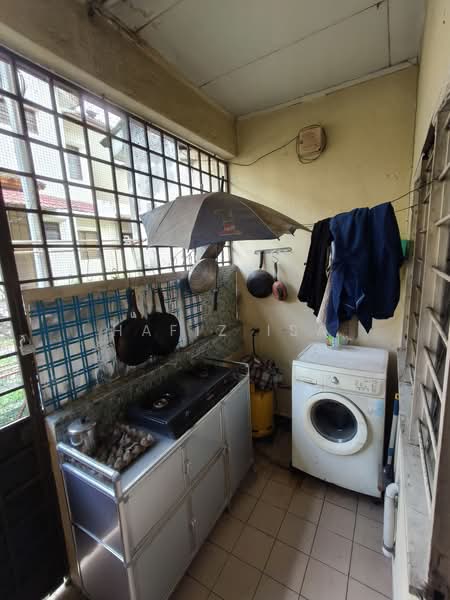 Rumah Teres untuk Dijual di Usj 23 (Subang Jaya) - Hafiz Isa - Balcony - PropertyGuru.com.my