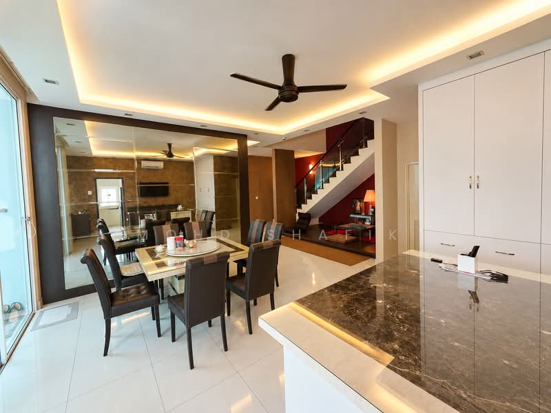 Rumah Berkembar untuk Dijual di Cyberjaya (Selangor) - Mohd Shafik - Dining Room - PropertyGuru.com.my