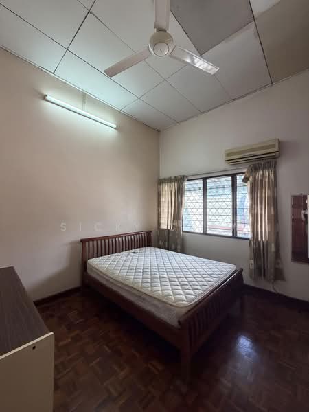 Rumah Teres 2-Tingkat untuk Disewa di Taman Bukit Segar (Cheras) - Sicky Chow - Bedroom - PropertyGuru.com.my