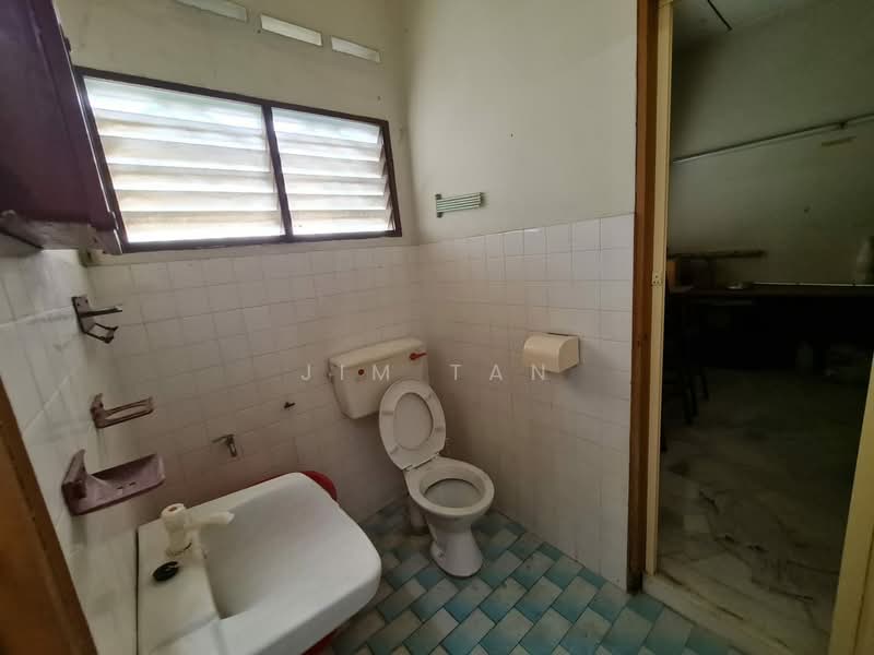 Bungalow House untuk Dijual di Bandar Puchong Utama (Puchong) - Jim Tan - Bathroom - PropertyGuru.com.my