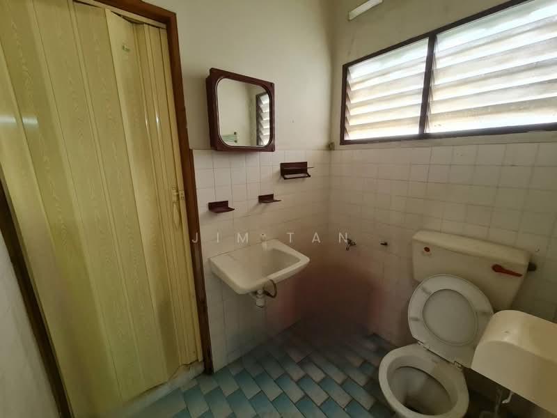 Bungalow House untuk Dijual di Bandar Puchong Utama (Puchong) - Jim Tan - Bathroom - PropertyGuru.com.my