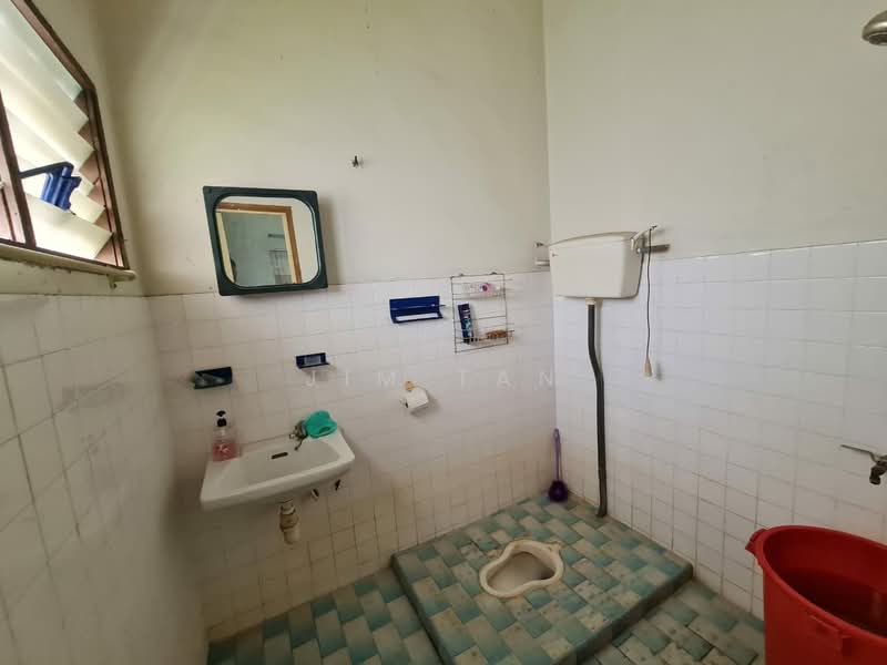 Bungalow House untuk Dijual di Bandar Puchong Utama (Puchong) - Jim Tan - Bathroom - PropertyGuru.com.my