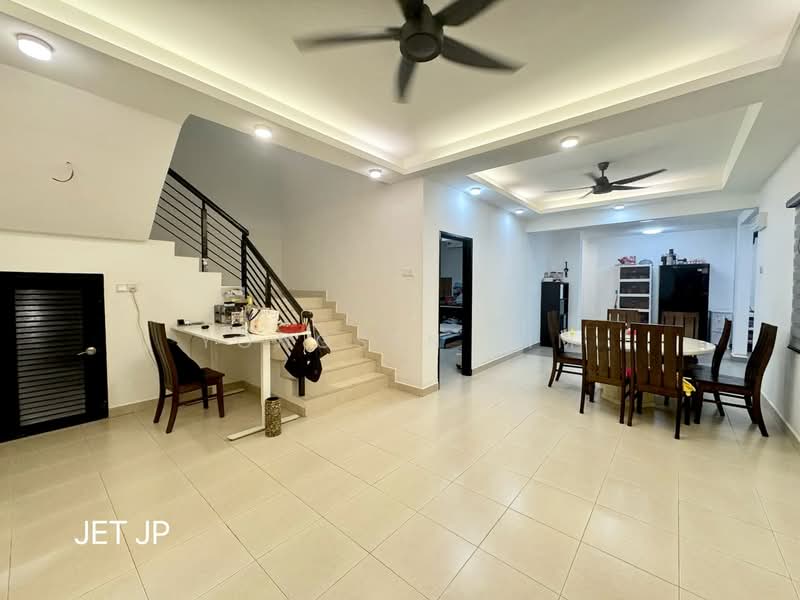 Rumah Teres 2-Tingkat untuk Dijual di Bandar Parklands (Klang) - Yongsen Lim - Living Room - PropertyGuru.com.my