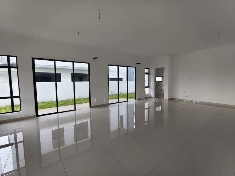 Semi-Detached House for Rent in Setia Tropika (Johor Bahru) - Jamie Low - Living Room - PropertyGuru.com.my