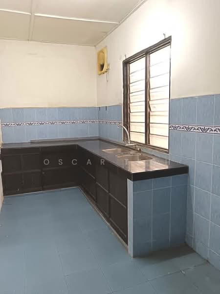 2-storey Terraced House for Rent in Bandar Lahat Baru (Lahat) - Oscar Teoh - Kitchen - PropertyGuru.com.my