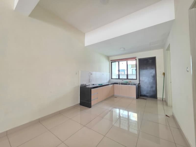 3-storey Terraced House for Rent in Rawang (Selangor) - Evelyn Khoo - Kitchen - PropertyGuru.com.my