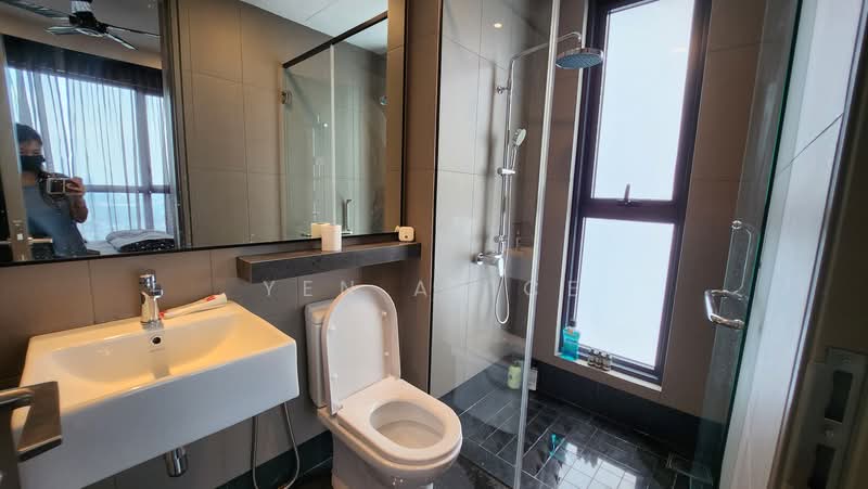 Service Residence for Sale at Bloomsvale Menara Vista Petaling - Yen Alice - Bathroom - PropertyGuru.com.my