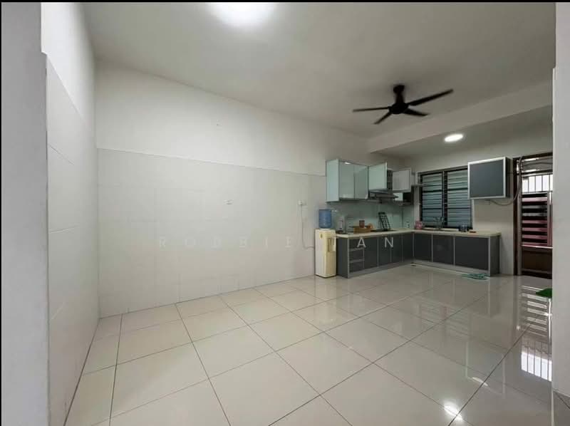 Rumah Teres 2-Tingkat untuk Disewa di Bandar Dato Onn (Tebrau) - Robbie Tan - Kitchen - PropertyGuru.com.my