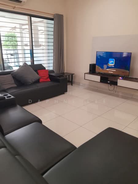 2-storey Terraced House for Rent in Taman Mount Austin (Tebrau) - Daphne Lee - Living Room - PropertyGuru.com.my