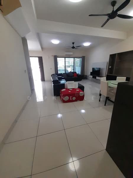 2-storey Terraced House for Rent in Taman Mount Austin (Tebrau) - Daphne Lee - Living Room - PropertyGuru.com.my