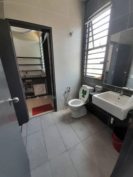2-storey Terraced House for Rent in Taman Mount Austin (Tebrau) - Daphne Lee - Bathroom - PropertyGuru.com.my