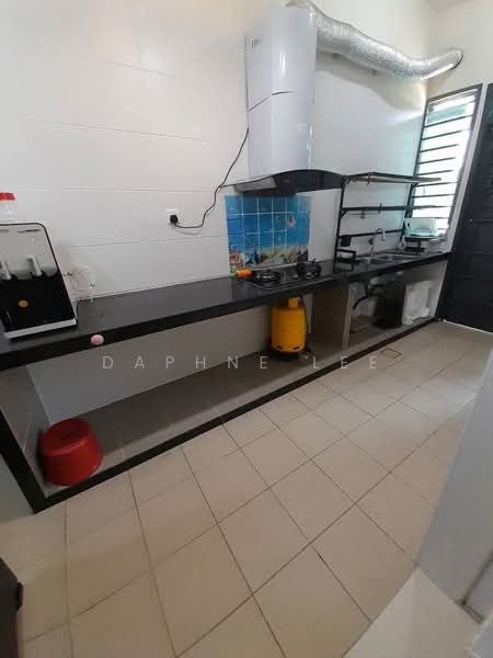 2-storey Terraced House for Rent in Taman Mount Austin (Tebrau) - Daphne Lee - Kitchen - PropertyGuru.com.my