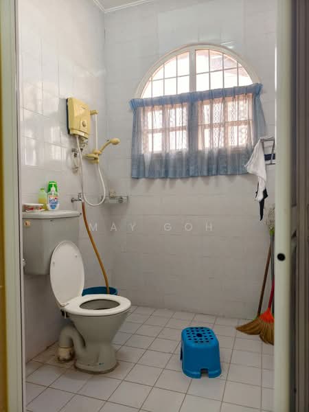 2-storey Terraced House for Sale in Taman Serdang Raya (Seri Kembangan) - May Goh - Bathroom - PropertyGuru.com.my