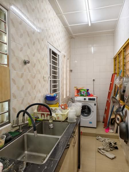 2-storey Terraced House for Sale in Taman Serdang Raya (Seri Kembangan) - May Goh - Kitchen - PropertyGuru.com.my