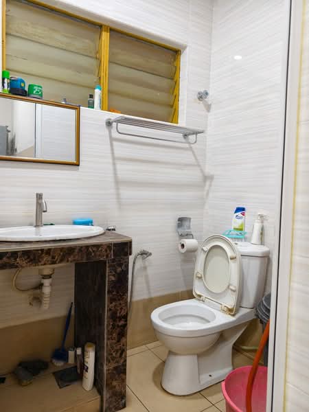 2-storey Terraced House for Sale in Taman Serdang Raya (Seri Kembangan) - May Goh - Bathroom - PropertyGuru.com.my