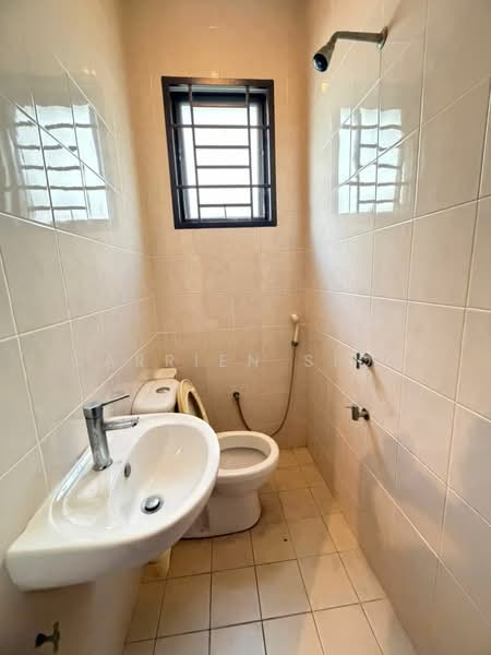2-storey Terraced House for Sale in East Ledang (Iskandar Puteri (Nusajaya)) - Carrien Siow - Bathroom - PropertyGuru.com.my