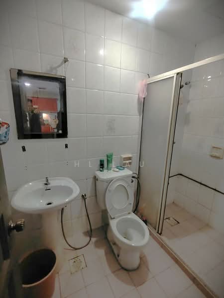 Rumah Bandar untuk Dijual di Country Heights (Kajang) - HL Lau - Bathroom - PropertyGuru.com.my