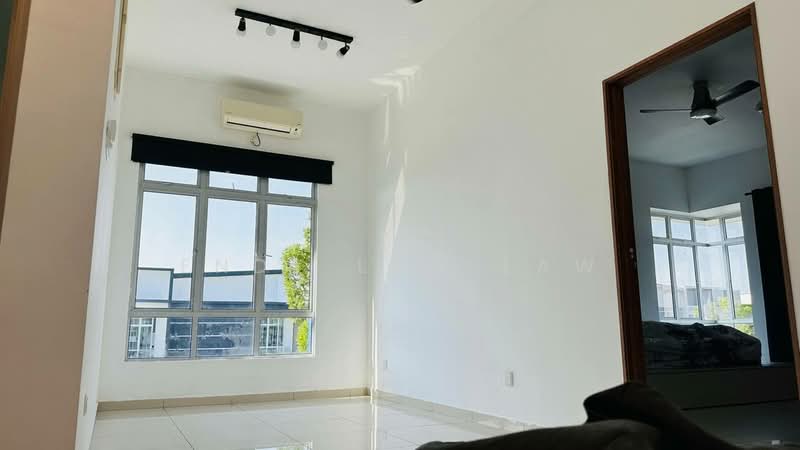 Cluster House for Sale in Setia Tropika (Johor Bahru) - Endy Law Law - Living Room - PropertyGuru.com.my