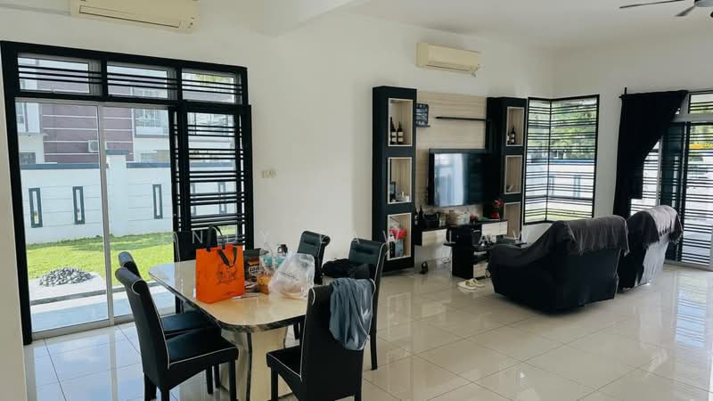 Cluster House for Sale in Setia Tropika (Johor Bahru) - Endy Law Law - Living Room - PropertyGuru.com.my