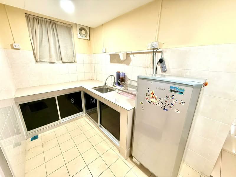 Apartment for Sale at Pangsapuri Arista - Simon Lee - Kitchen - PropertyGuru.com.my