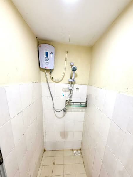 Apartment for Sale at Pangsapuri Arista - Simon Lee - Bathroom - PropertyGuru.com.my