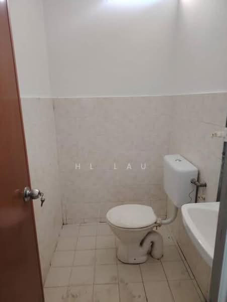 Kedai untuk Disewa di Bandar Baru Salak Tinggi (Sepang) - HL Lau - Bathroom - PropertyGuru.com.my