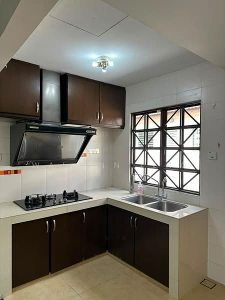 Rumah Teres 2-Tingkat untuk Disewa di SS 20, Damansara Utama (Petaling Jaya) - Wai Ann Teng - Kitchen - PropertyGuru.com.my