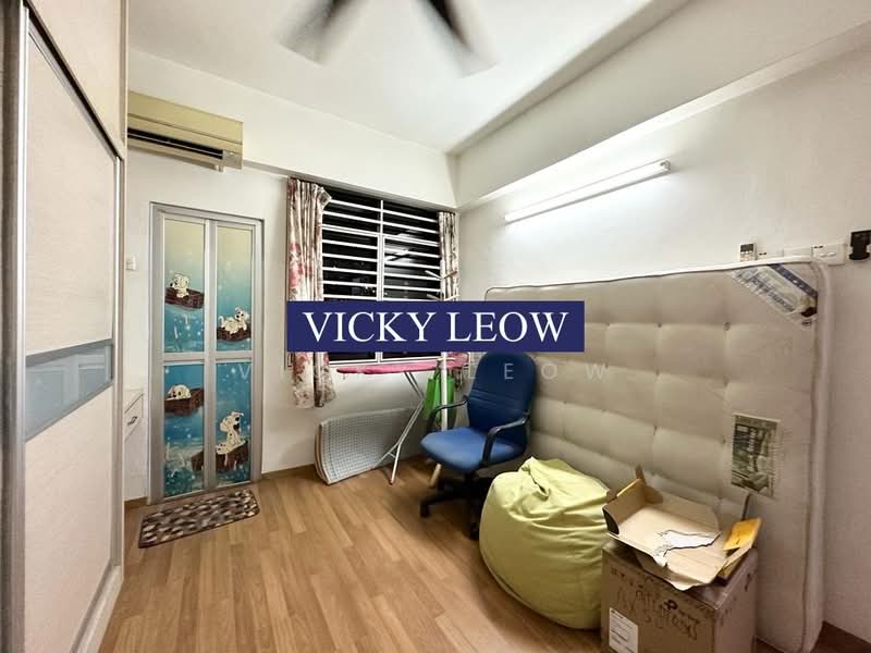 Apartment for Sale at Taman Jelutong - Vicky Leow - Bedroom - PropertyGuru.com.my