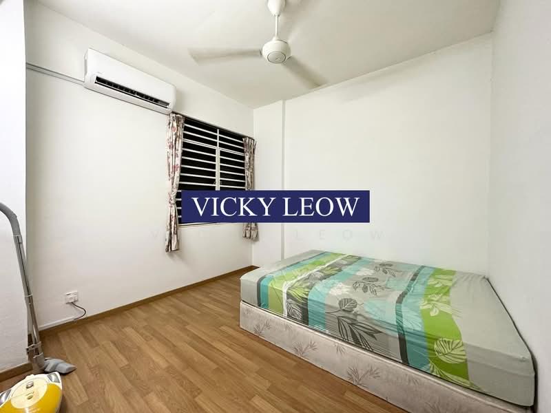 Apartment for Sale at Taman Jelutong - Vicky Leow - Bedroom - PropertyGuru.com.my