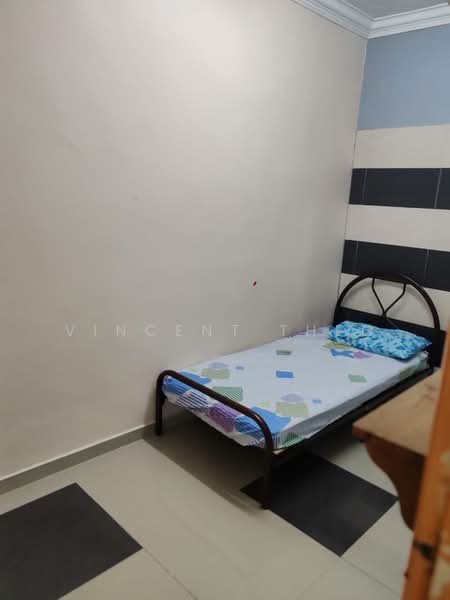 2-storey Terraced House for Sale in Taman Daya (Kepong) - Vincent Theo - Bedroom - PropertyGuru.com.my