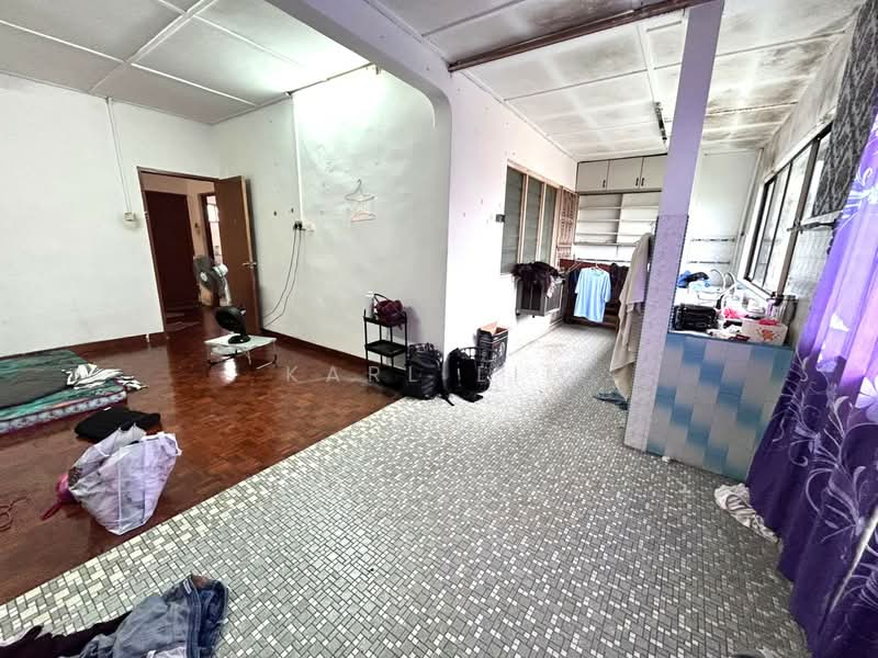 2-storey Terraced House for Sale in Taman Pelangi (Johor Bahru) - Karl Lim - Living Room - PropertyGuru.com.my