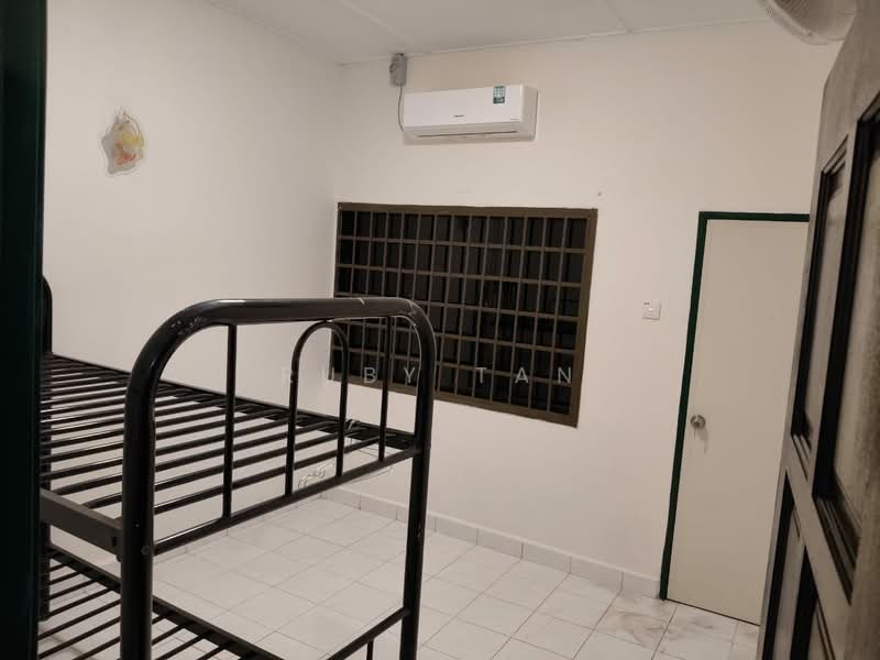 Rumah Teres 2-Tingkat untuk Disewa di Bandar Selesa Jaya (Skudai) - Ruby Tan - Bedroom - PropertyGuru.com.my