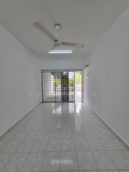 Terraced House for Rent in Taman Pulau Gadong (Klebang) - Eddy Leow - Living Room - PropertyGuru.com.my