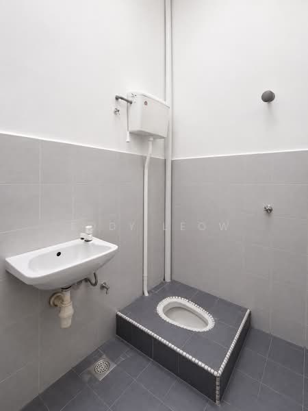 Terraced House for Rent in Taman Pulau Gadong (Klebang) - Eddy Leow - Bathroom - PropertyGuru.com.my