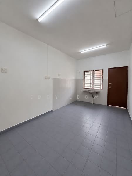Terraced House for Rent in Taman Pulau Gadong (Klebang) - Eddy Leow - Kitchen - PropertyGuru.com.my