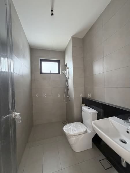 Bungalow House for Sale in Jade Hills (Kajang) - Kris Tan - Bathroom - PropertyGuru.com.my