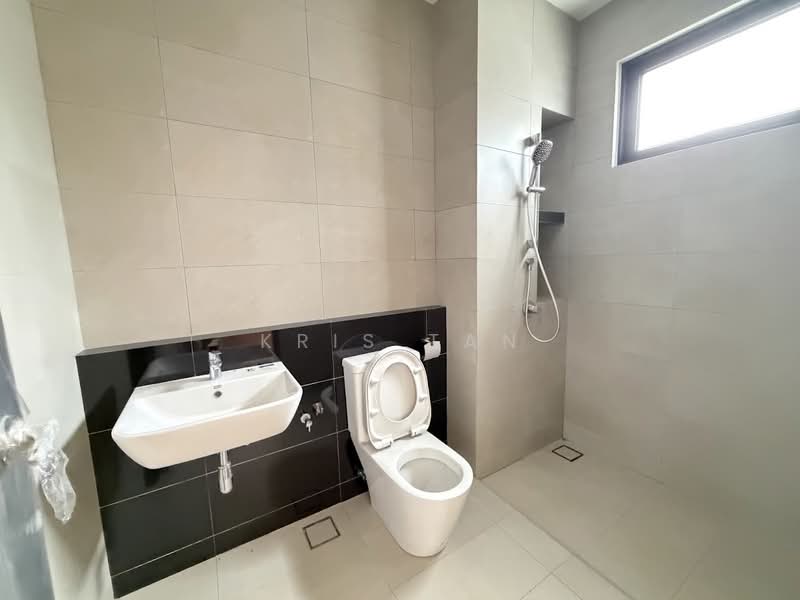 Bungalow House for Sale in Jade Hills (Kajang) - Kris Tan - Bathroom - PropertyGuru.com.my