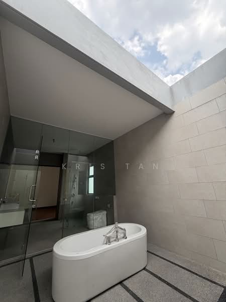 Bungalow House for Sale in Jade Hills (Kajang) - Kris Tan - Bathroom - PropertyGuru.com.my