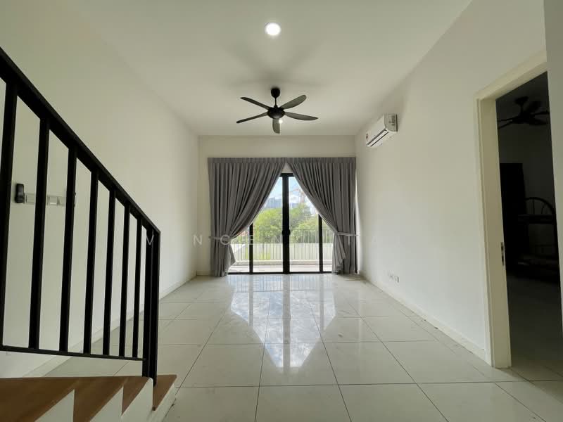 Rumah Berkembar untuk Dijual di Bandar Sungai Long (Selangor) - Vincent Tai - Living Room - PropertyGuru.com.my