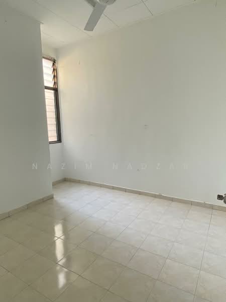 Terraced House for Sale in Taman Dato Demang (Seri Kembangan) - Nazim Nadzar - Interior - PropertyGuru.com.my