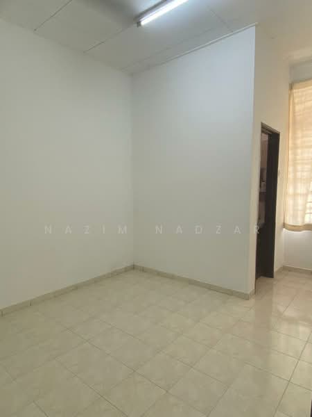 Terraced House for Sale in Taman Dato Demang (Seri Kembangan) - Nazim Nadzar - Interior - PropertyGuru.com.my