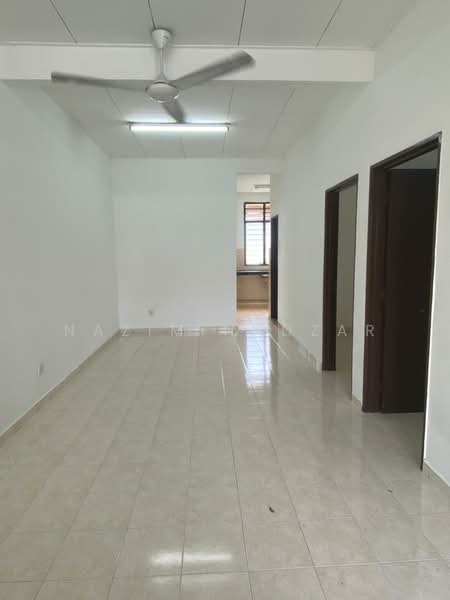 Terraced House for Sale in Taman Dato Demang (Seri Kembangan) - Nazim Nadzar - Interior - PropertyGuru.com.my