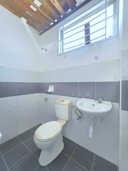 2-storey Terraced House for Sale in Setia Eco Gardens (Gelang Patah) - Karl Lim - Bathroom - PropertyGuru.com.my
