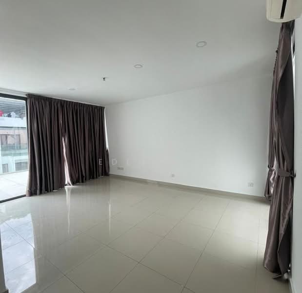 Rumah Teres untuk Disewa di Damansara Perdana (Selangor) - Eden Hii - Living Room - PropertyGuru.com.my