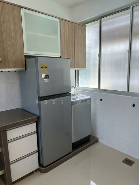 Condominium for Rent at Azuria Condominium - Abby Woo - Kitchen - PropertyGuru.com.my