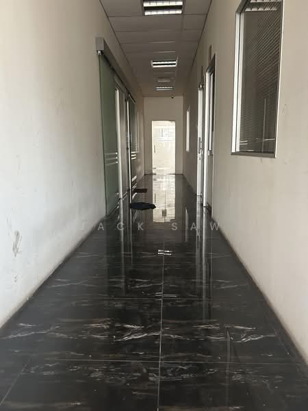 Detached Factory for Sale in Taman Perindustrian Bukit Minyak (Bukit Minyak) - Jack Saw - Corridor - PropertyGuru.com.my