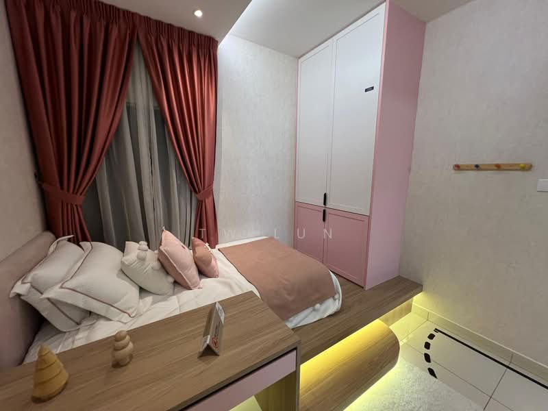 Pangsapuri untuk Dijual di Radium Adesa - Tw Lun - Bedroom - PropertyGuru.com.my